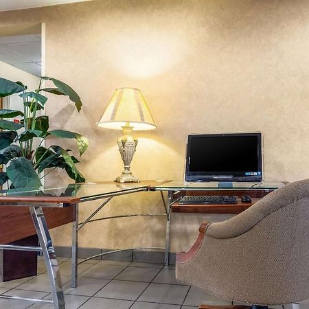 Econo Lodge Inn & Suites Evansville Stevenson Εξωτερικό φωτογραφία