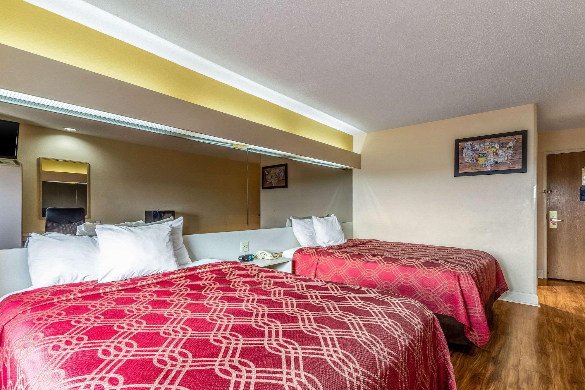Econo Lodge Inn & Suites Evansville Stevenson Εξωτερικό φωτογραφία