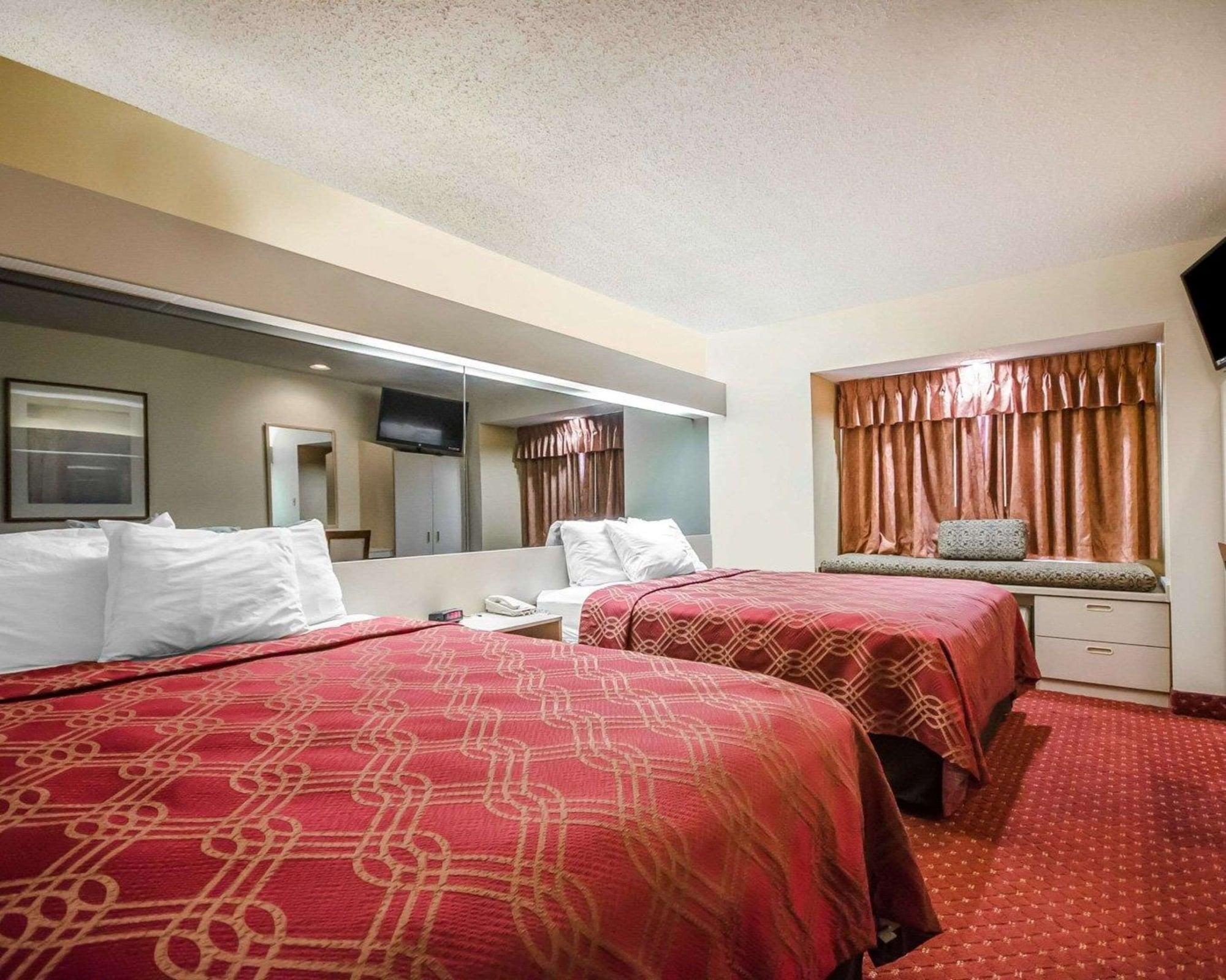 Econo Lodge Inn & Suites Evansville Stevenson Εξωτερικό φωτογραφία