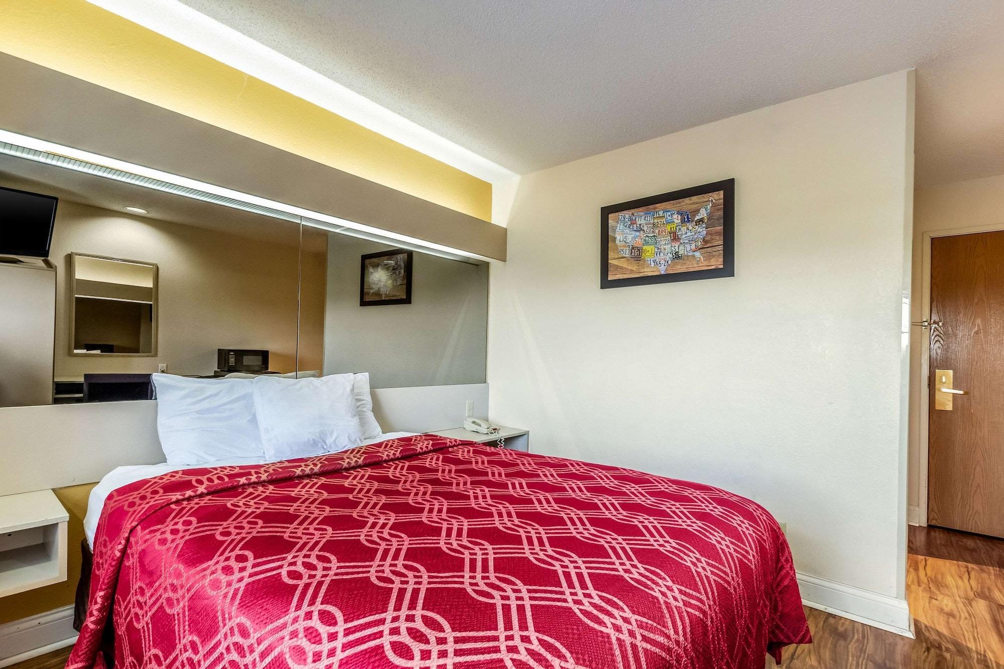 Econo Lodge Inn & Suites Evansville Stevenson Εξωτερικό φωτογραφία