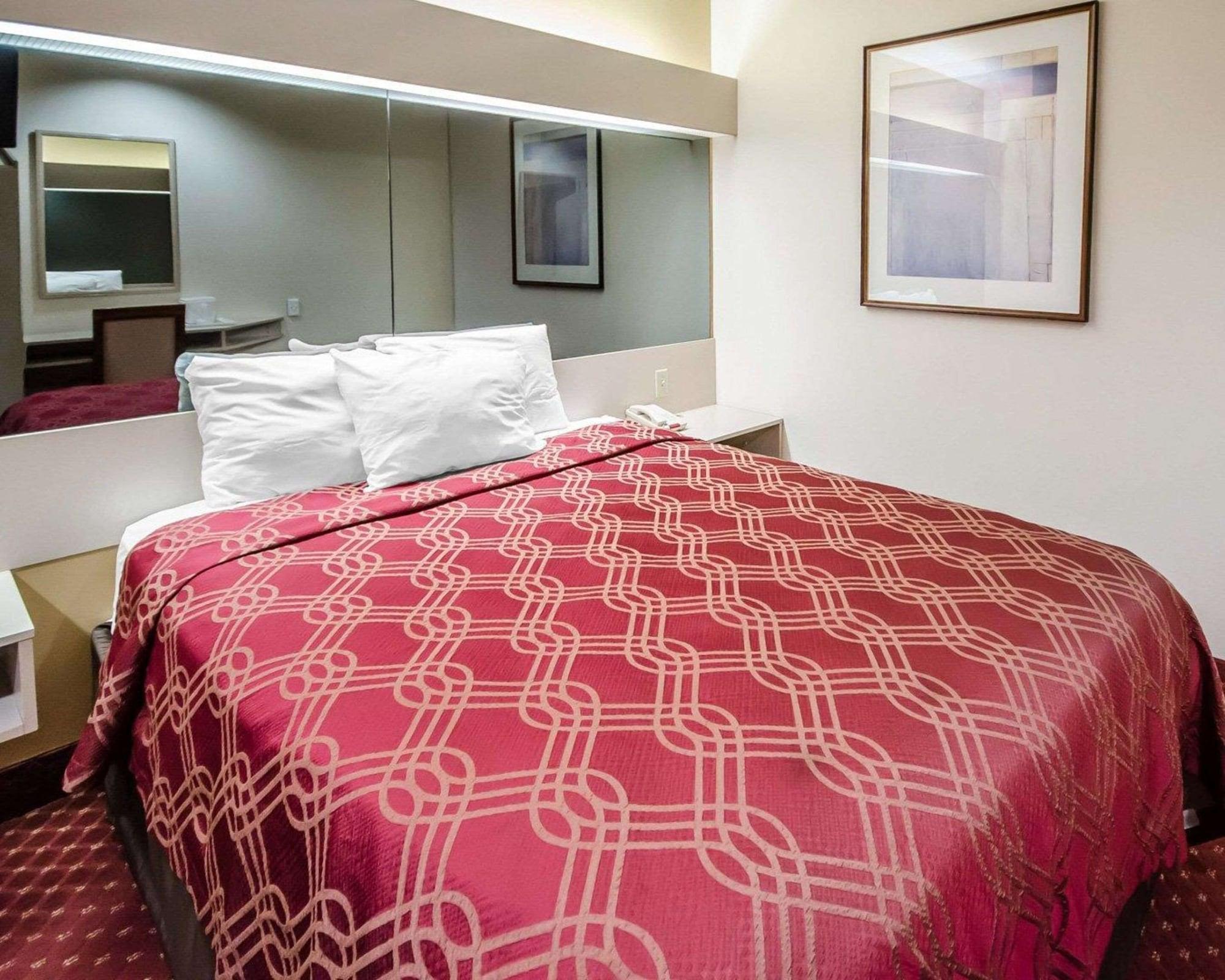 Econo Lodge Inn & Suites Evansville Stevenson Εξωτερικό φωτογραφία