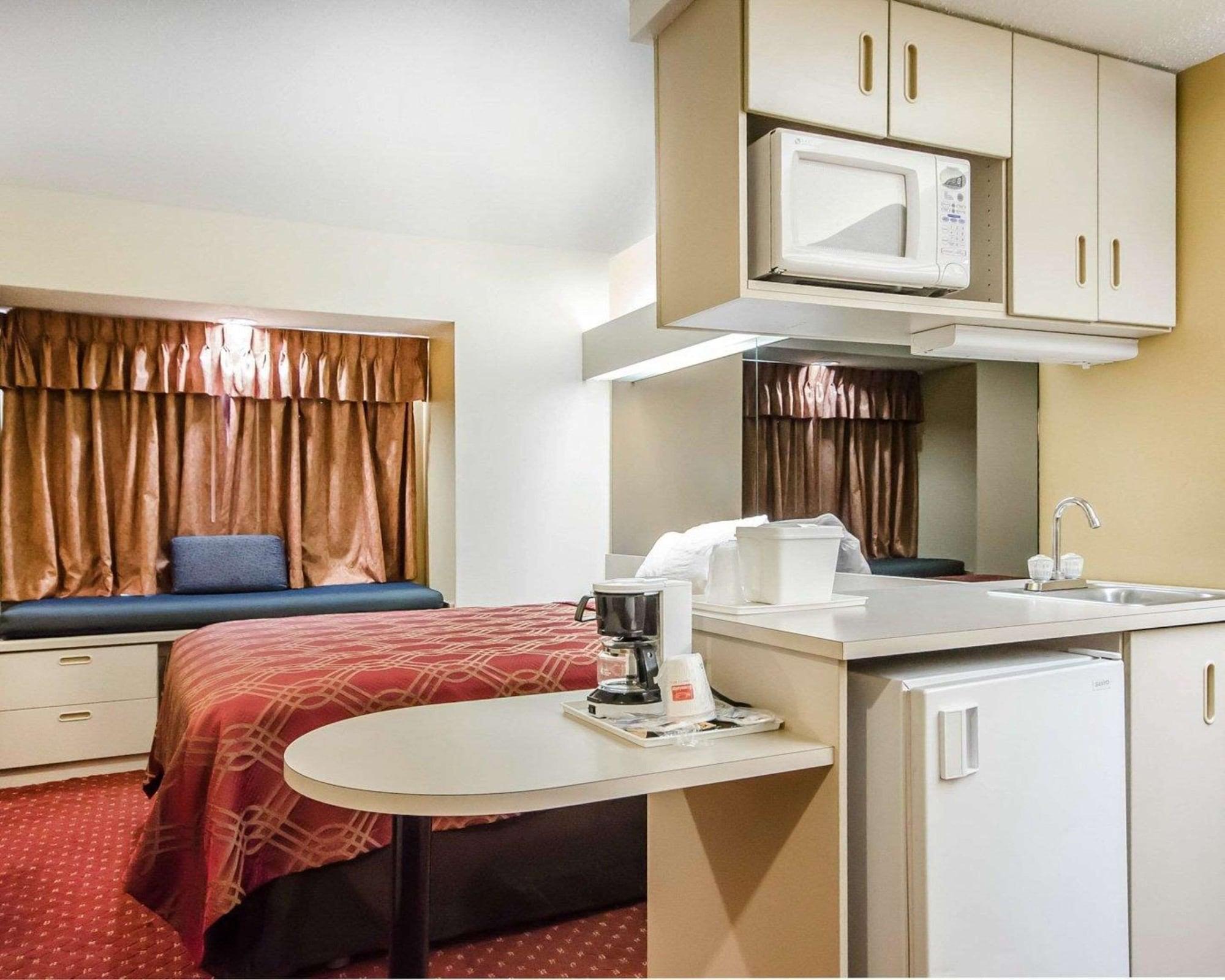 Econo Lodge Inn & Suites Evansville Stevenson Εξωτερικό φωτογραφία