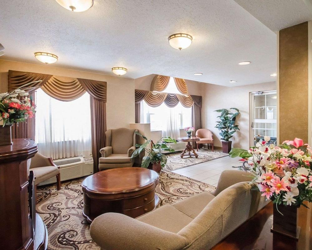 Econo Lodge Inn & Suites Evansville Stevenson Εξωτερικό φωτογραφία