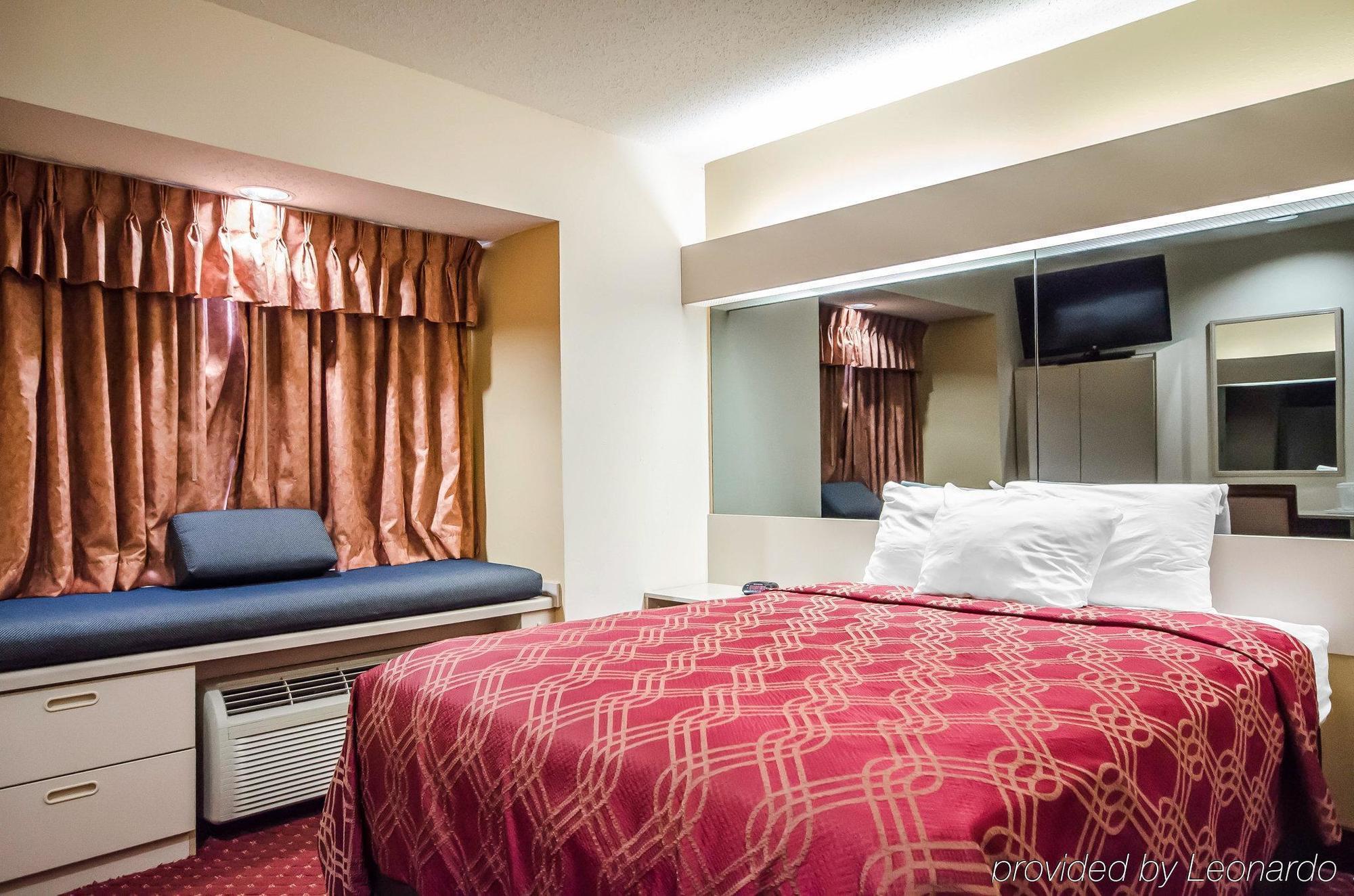 Econo Lodge Inn & Suites Evansville Stevenson Εξωτερικό φωτογραφία