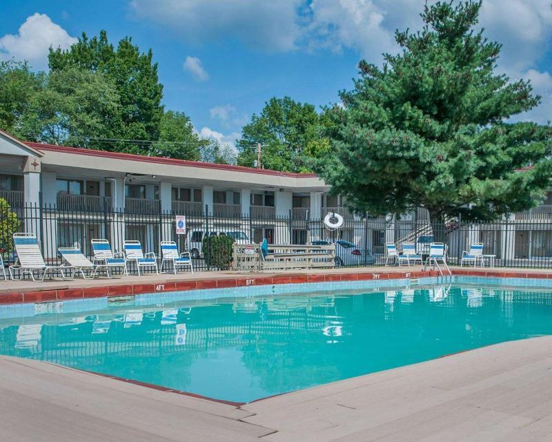 Econo Lodge Inn & Suites Evansville Stevenson Εξωτερικό φωτογραφία
