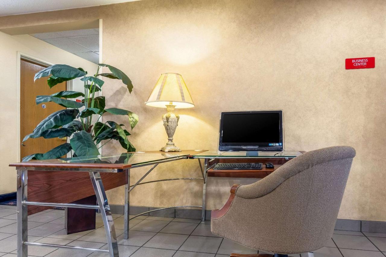 Econo Lodge Inn & Suites Evansville Stevenson Εξωτερικό φωτογραφία