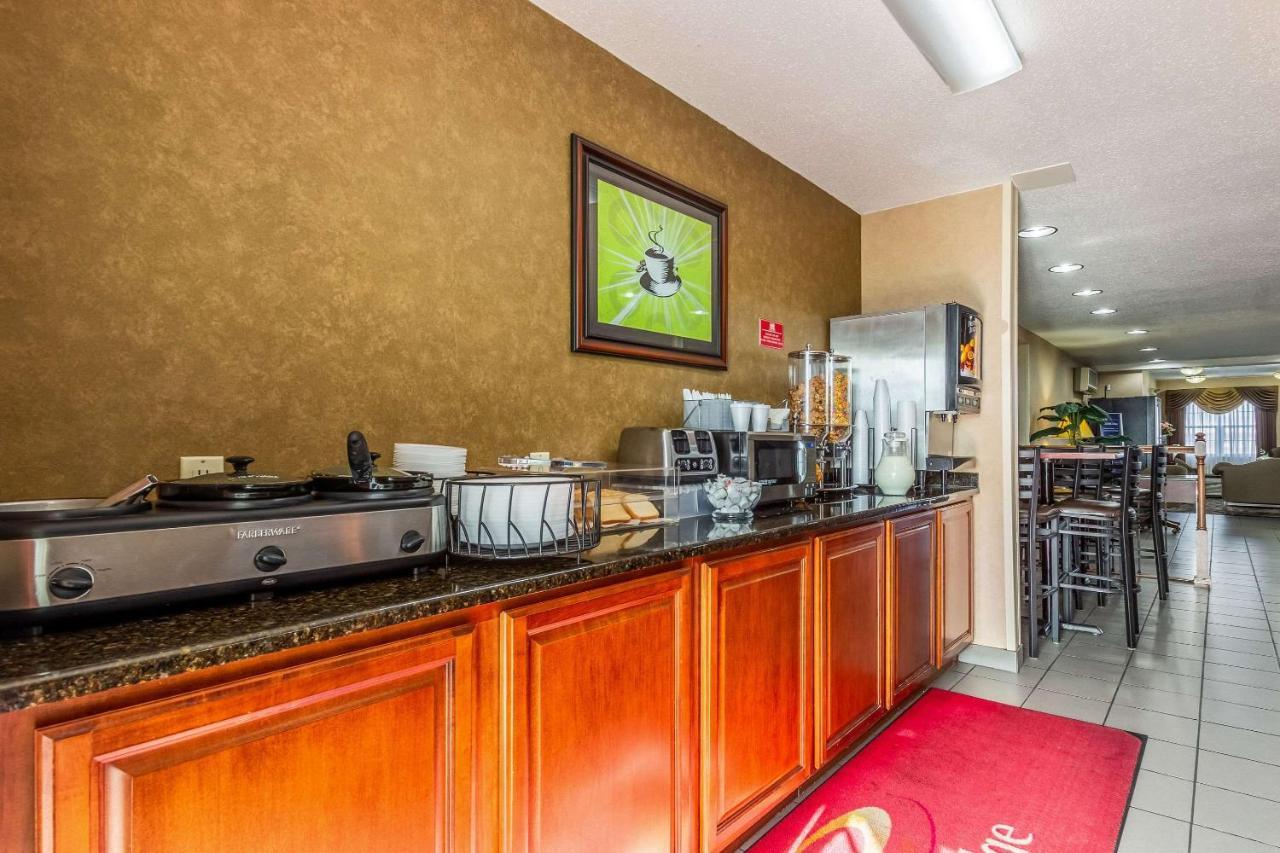 Econo Lodge Inn & Suites Evansville Stevenson Εξωτερικό φωτογραφία
