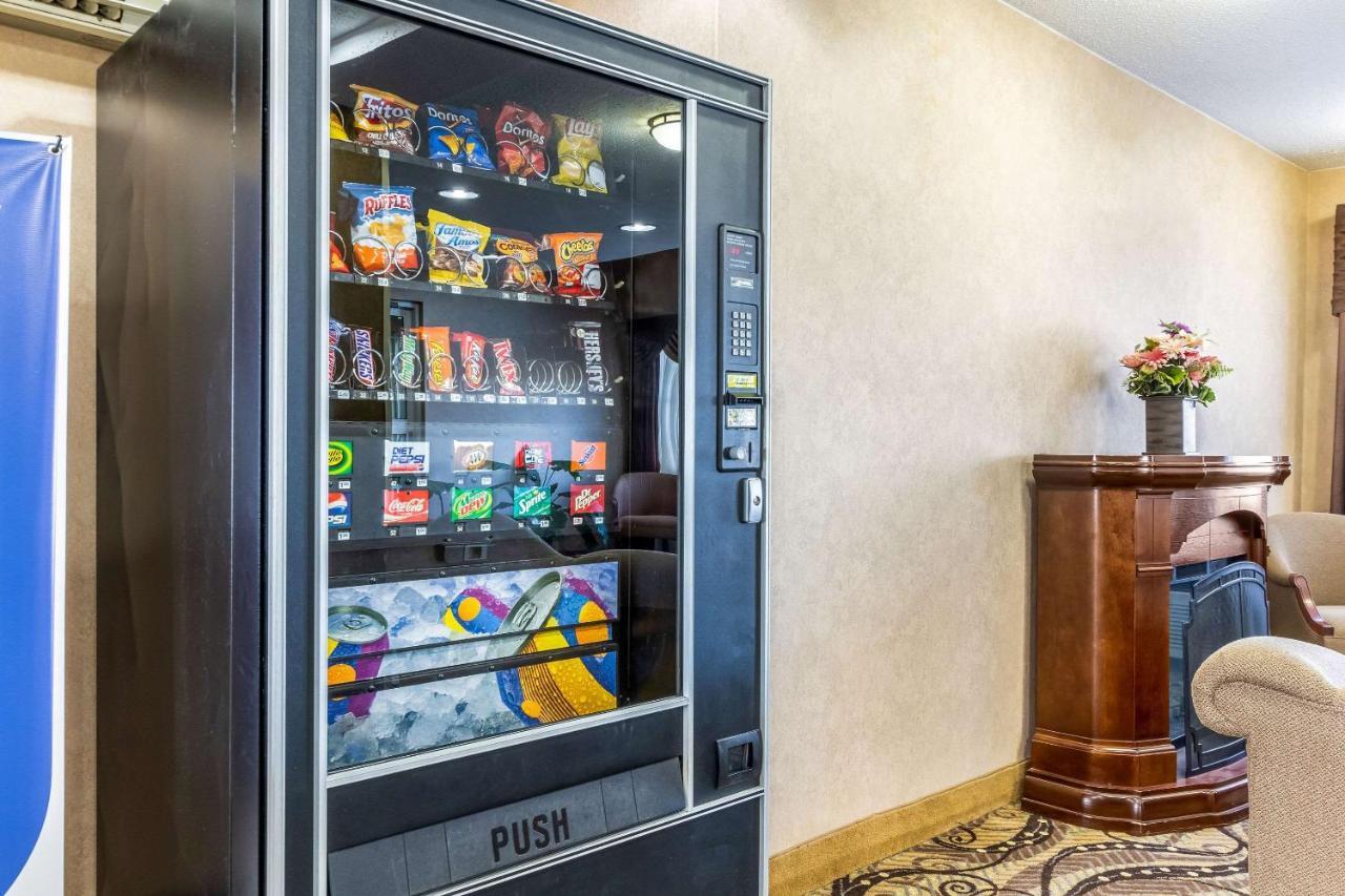 Econo Lodge Inn & Suites Evansville Stevenson Εξωτερικό φωτογραφία